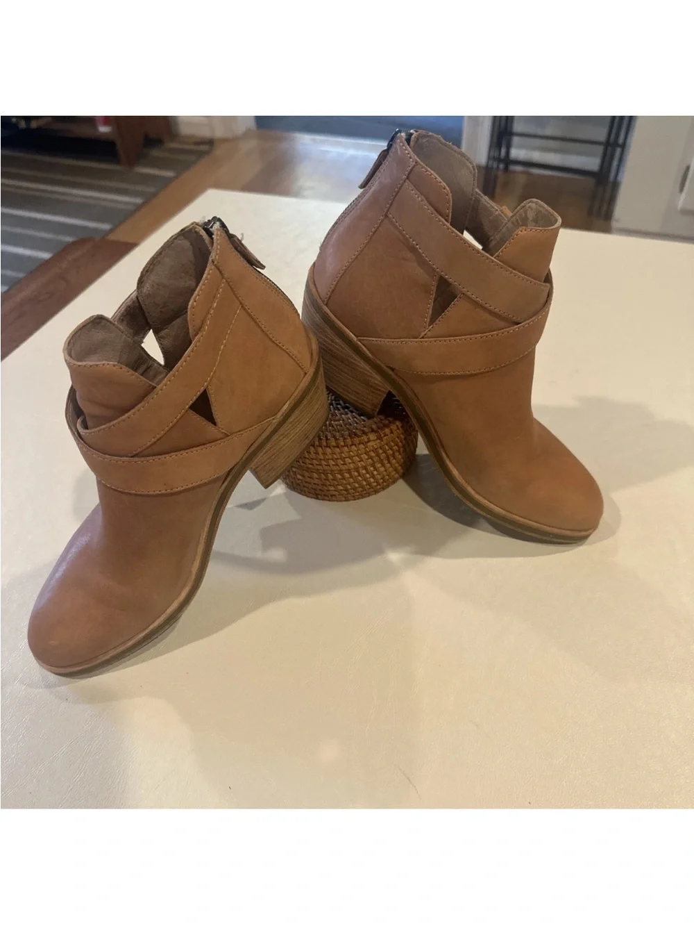 Eileen Fisher Ives Tumble Natural Tan leather Size 10 Cutout Booties Minimalist